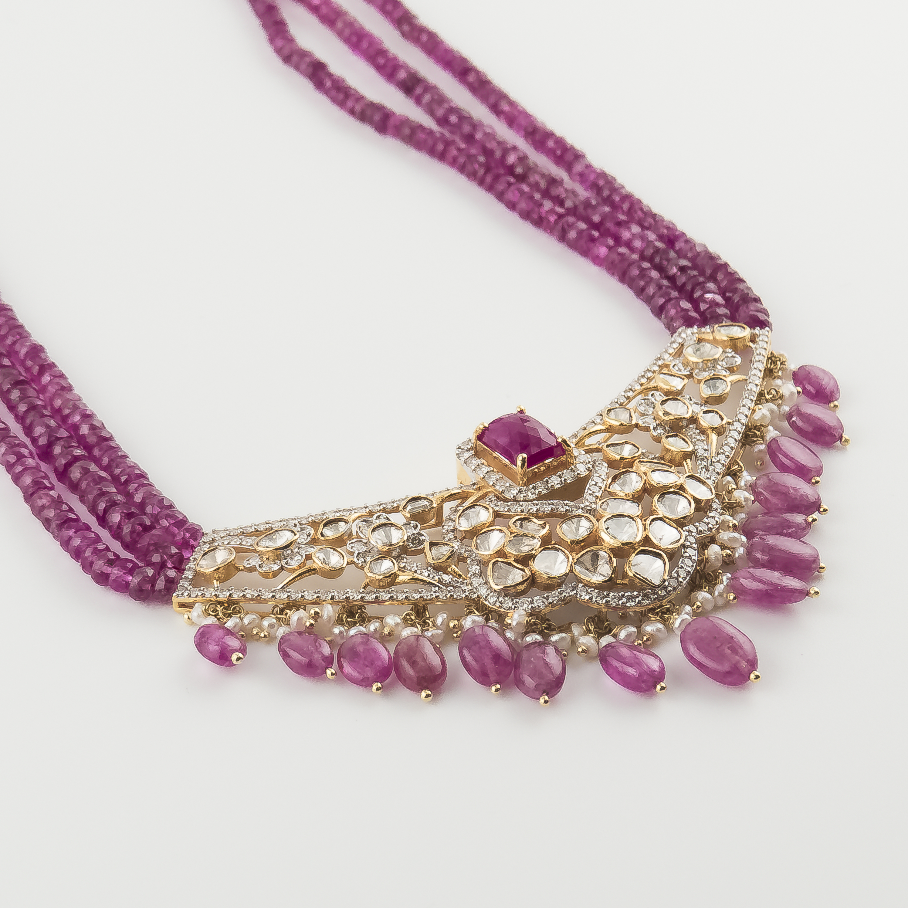 /Diamond Polki Pendant Sets: A Timeless Blend of Heritage and Elegance