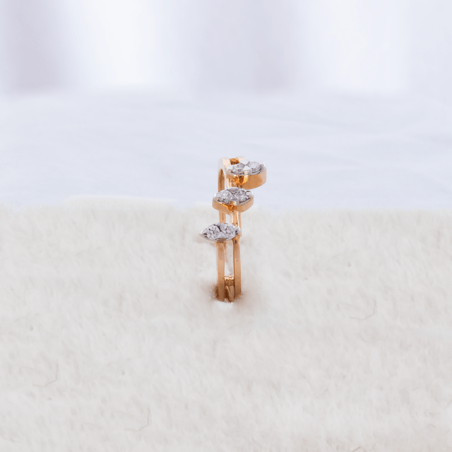 Leaf Cascade | 18K Gold Diamond Ring